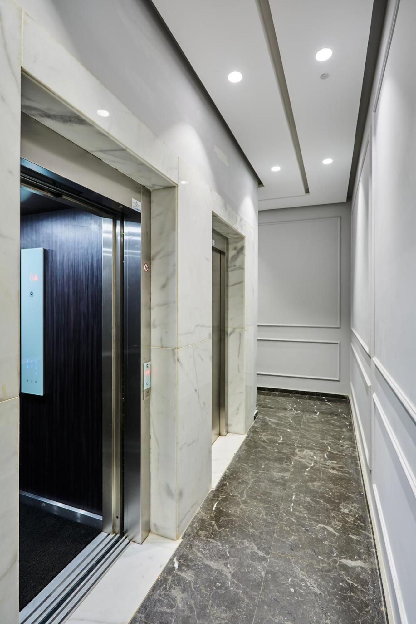 Sleek And Modern 2-Bed Unit In Downtown Casa Apartamento Casablanca Exterior foto